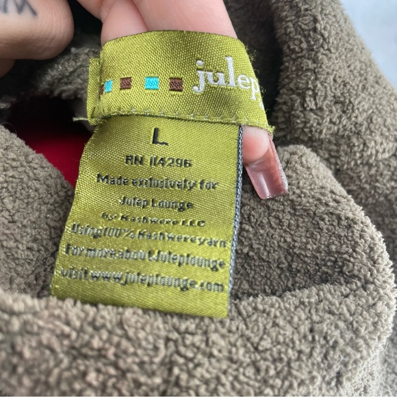 Y2K Julep Olive Green Oversized Slouchy Turtle Neck Fuzzy Knit Sweater - Picture 8 of 8